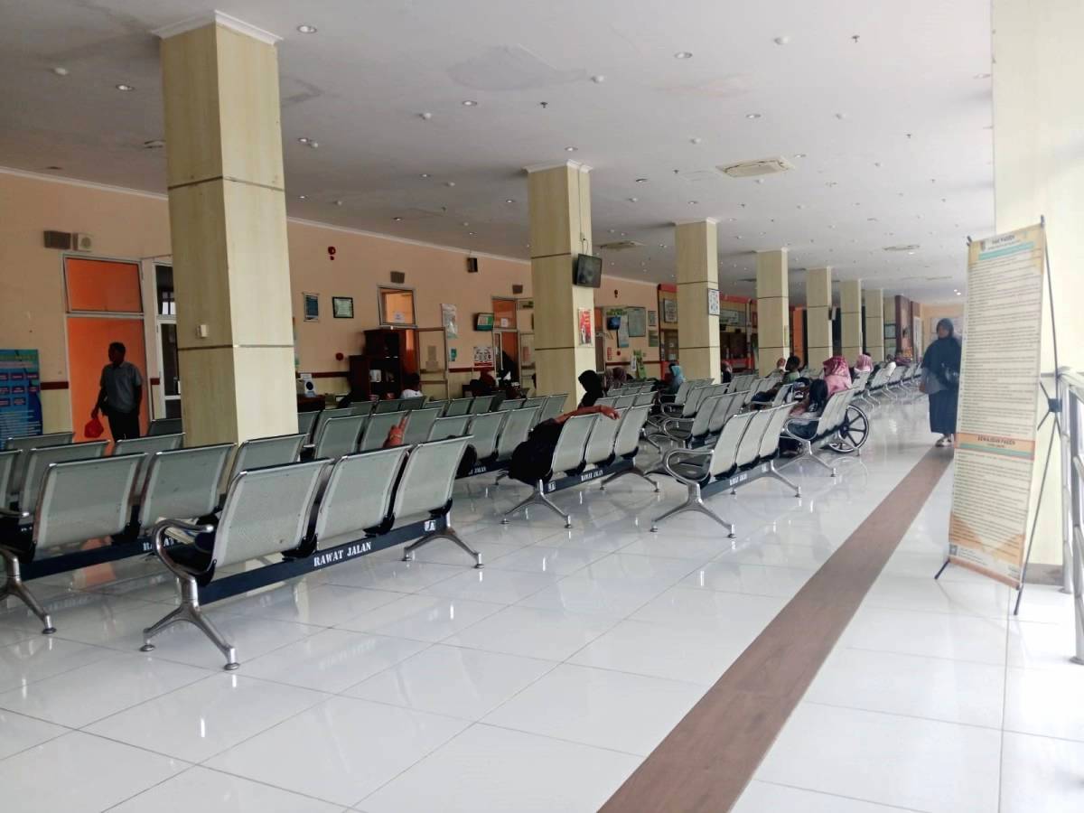 Why Cilacap Residents Queue for Hours for Free Health Checks on Jalan A. Yani?